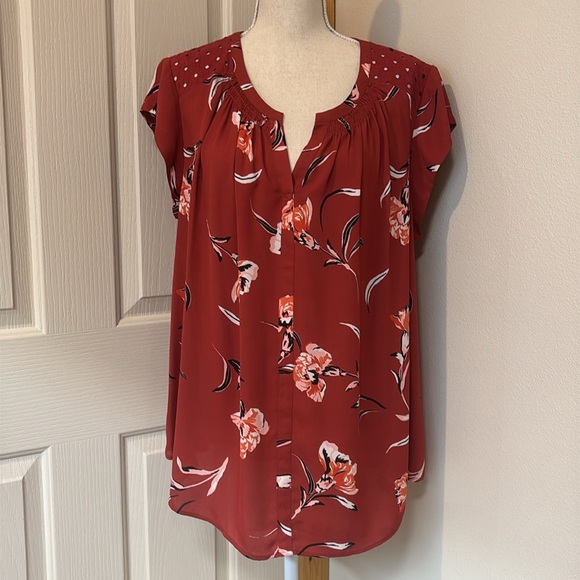 Daniel Rainn Tops - EUC Daniel Rainn Blouse